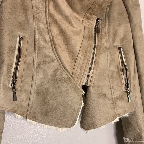 Cream colored Sherpa lined Moto jacket medium - Picture 2 of 6
